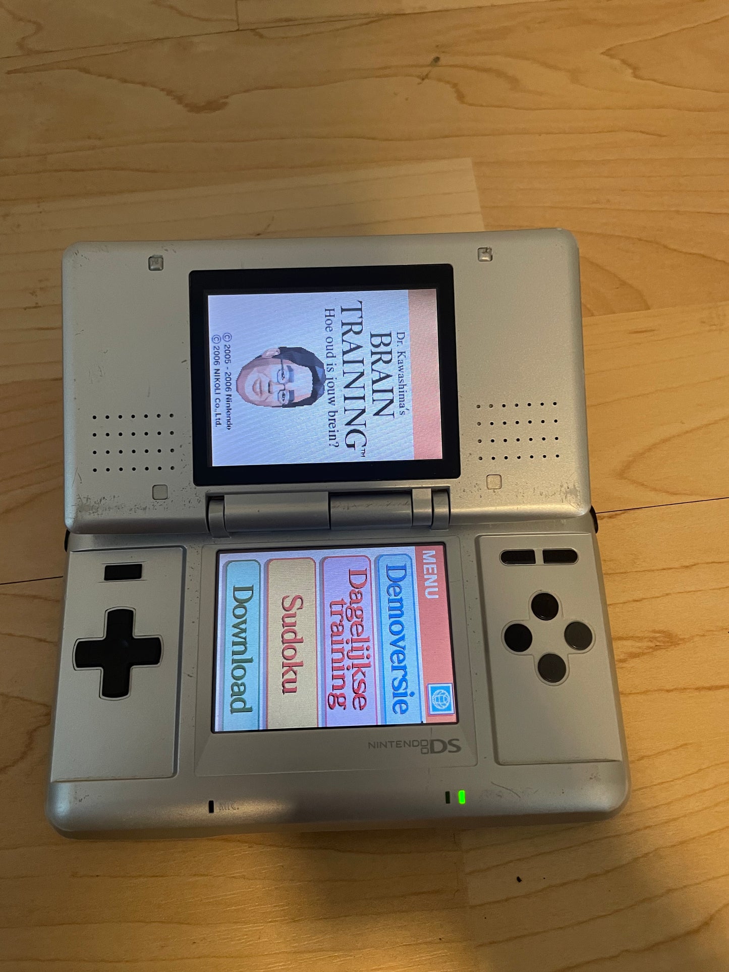 Nintendo DS Grijs + 5 Games + Extra